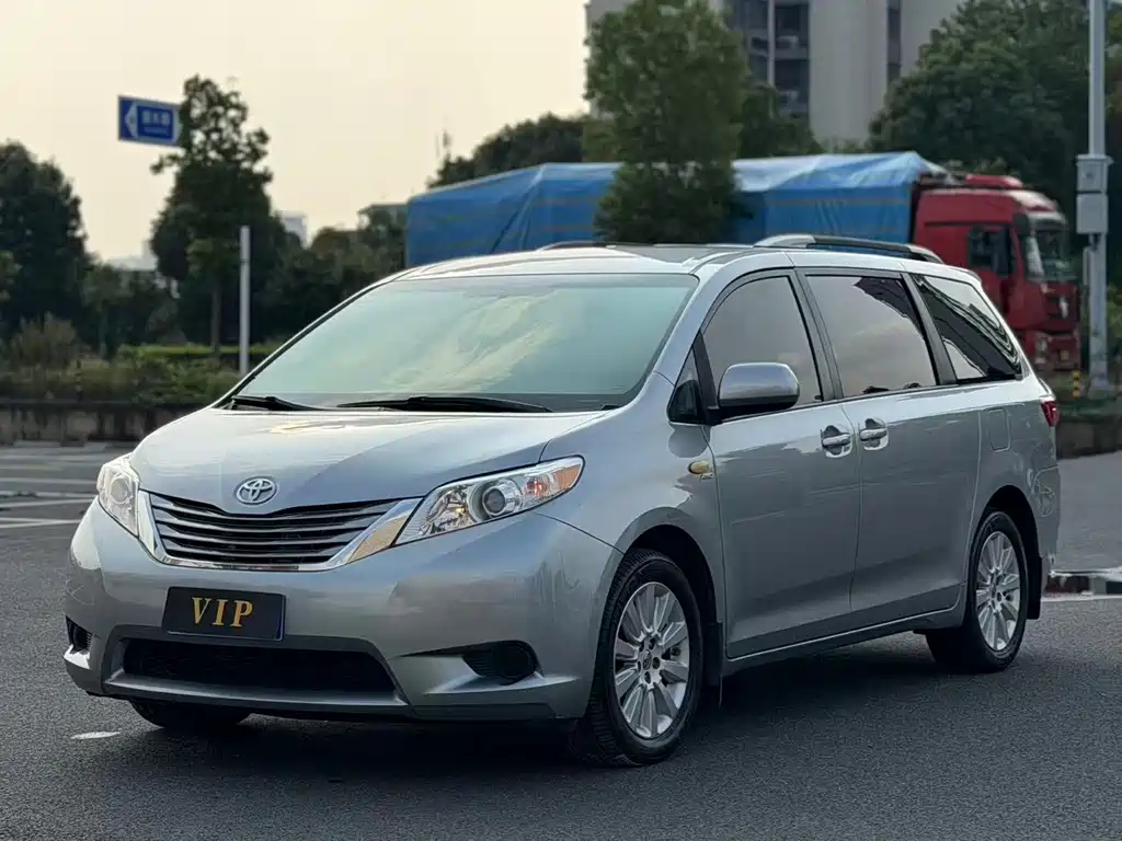  Sienna 3.5L 4WD L