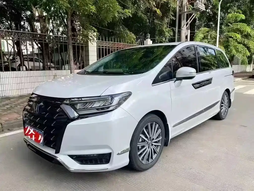  Elysion 2.0L e:HEV Luxury Edition