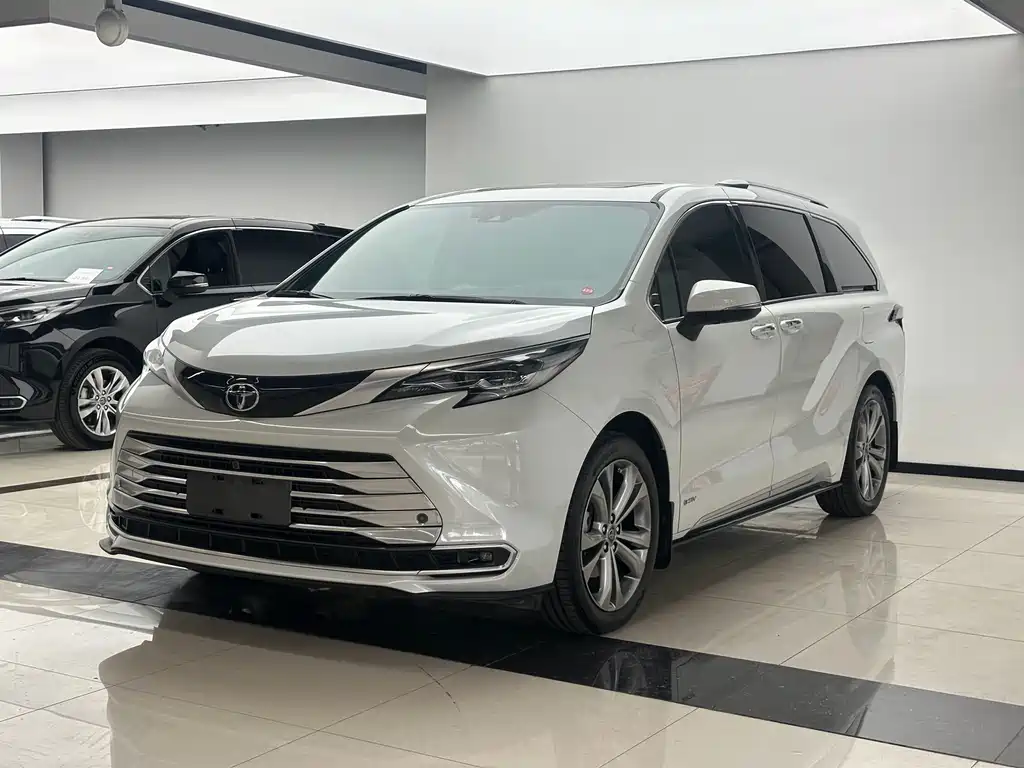  Sienna 2.5L Hybrid Platinum Gold Edition